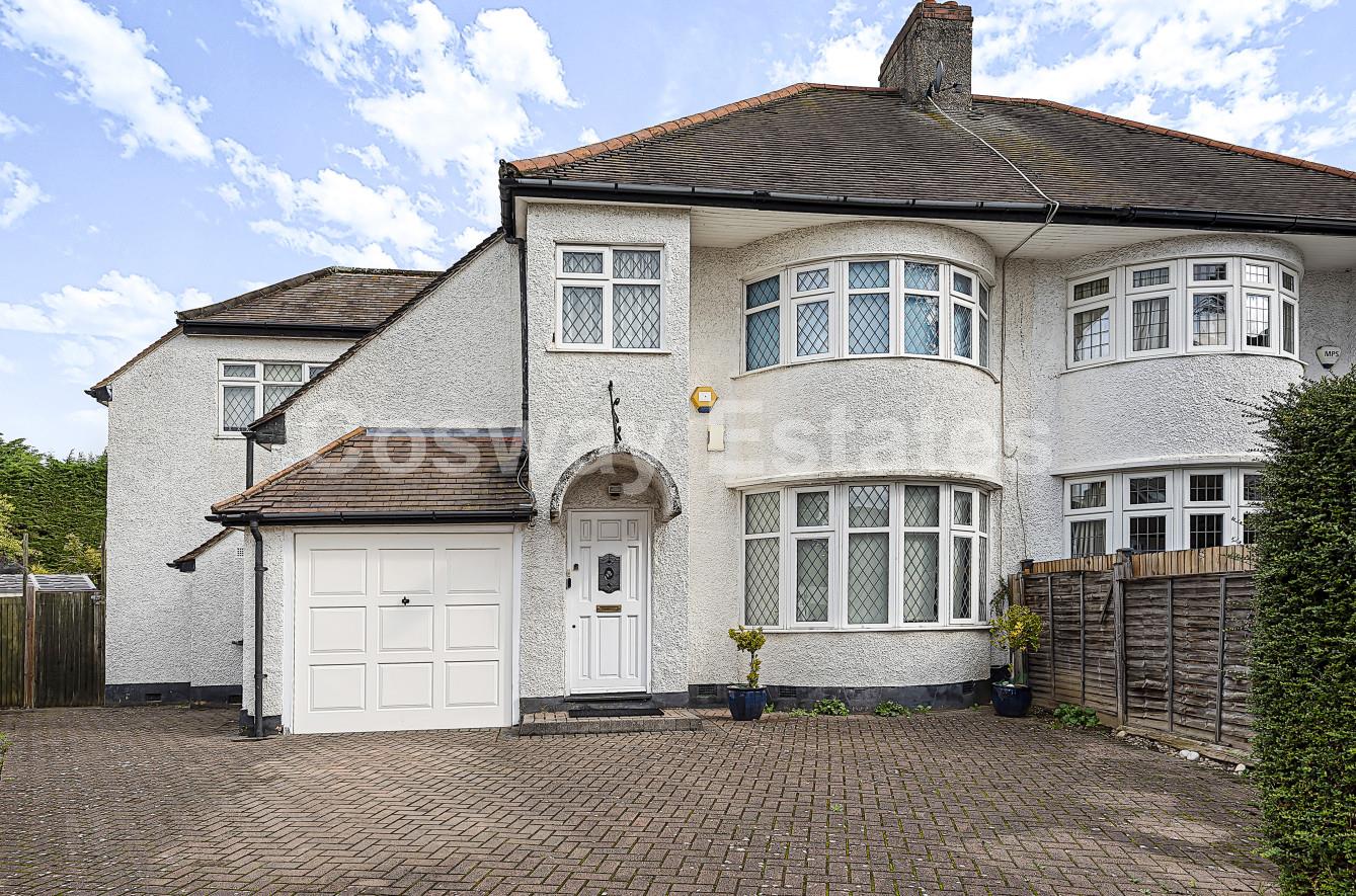Copthall Gardens, Mill Hill